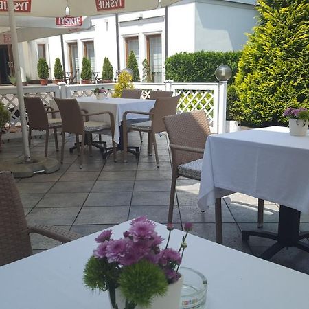 סקירנוויצה Hotel Dworek*** מראה חיצוני תמונה