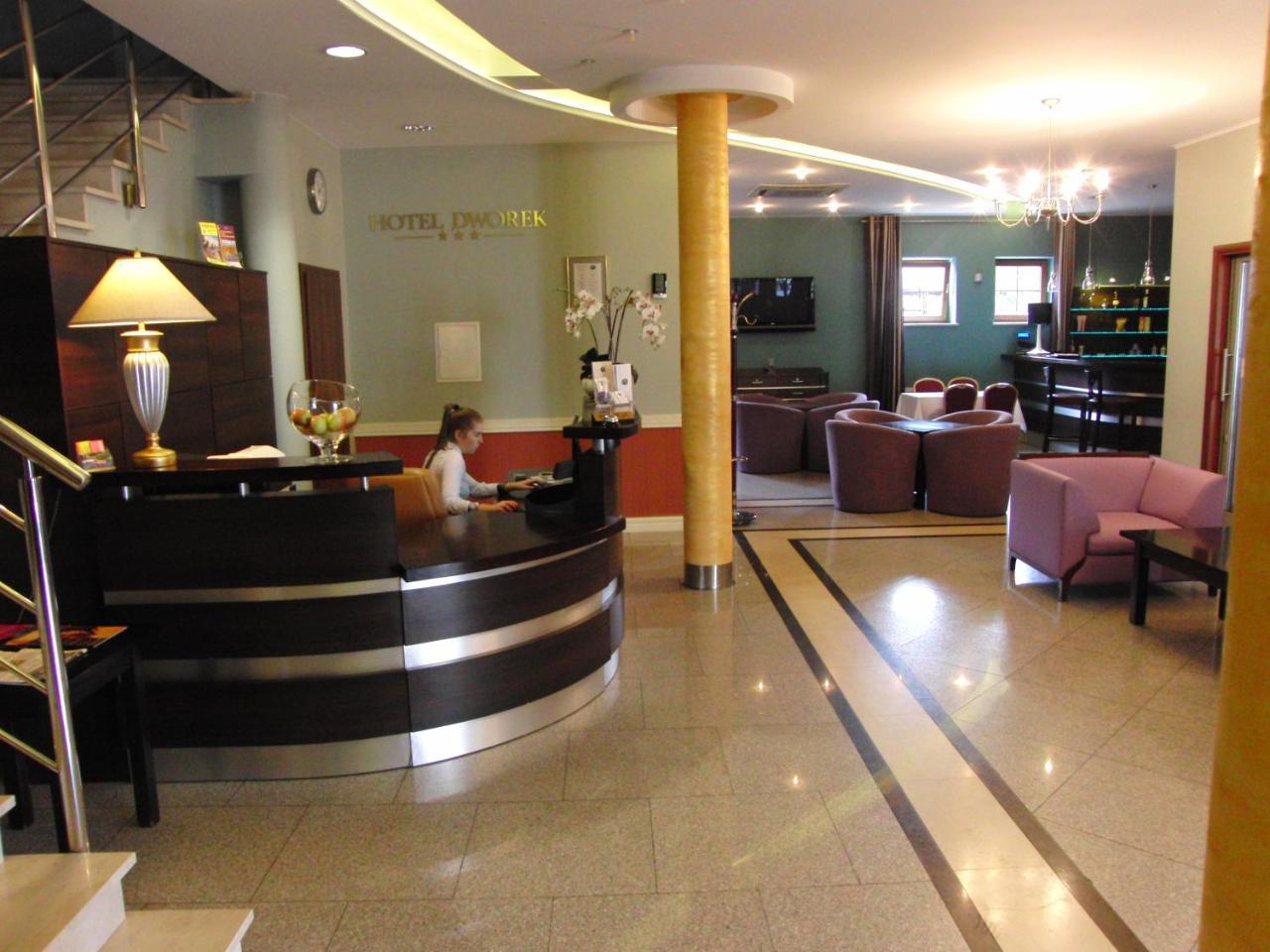 סקירנוויצה Hotel Dworek*** מראה חיצוני תמונה