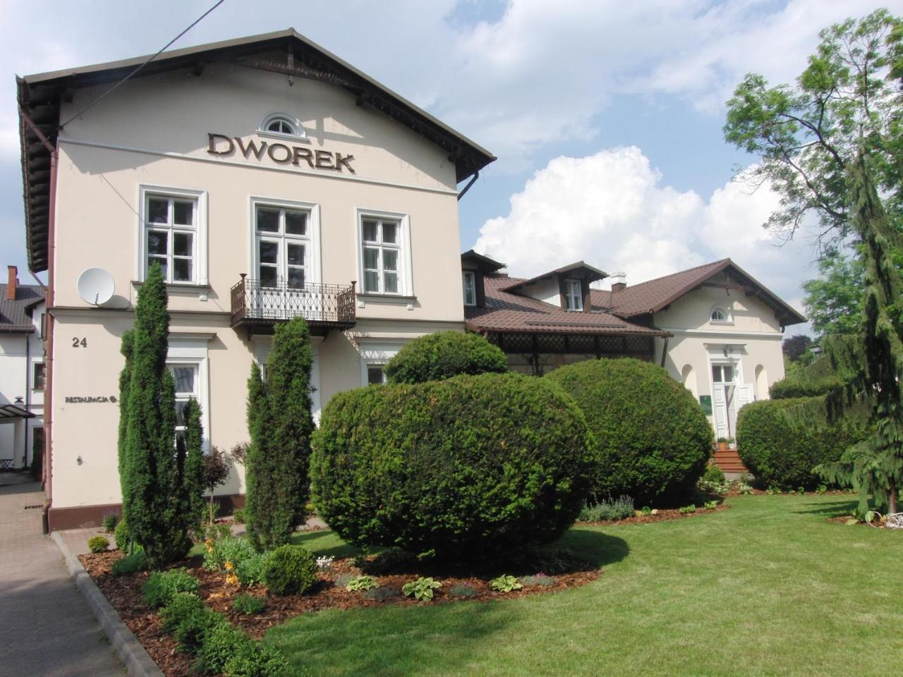 סקירנוויצה Hotel Dworek*** מראה חיצוני תמונה