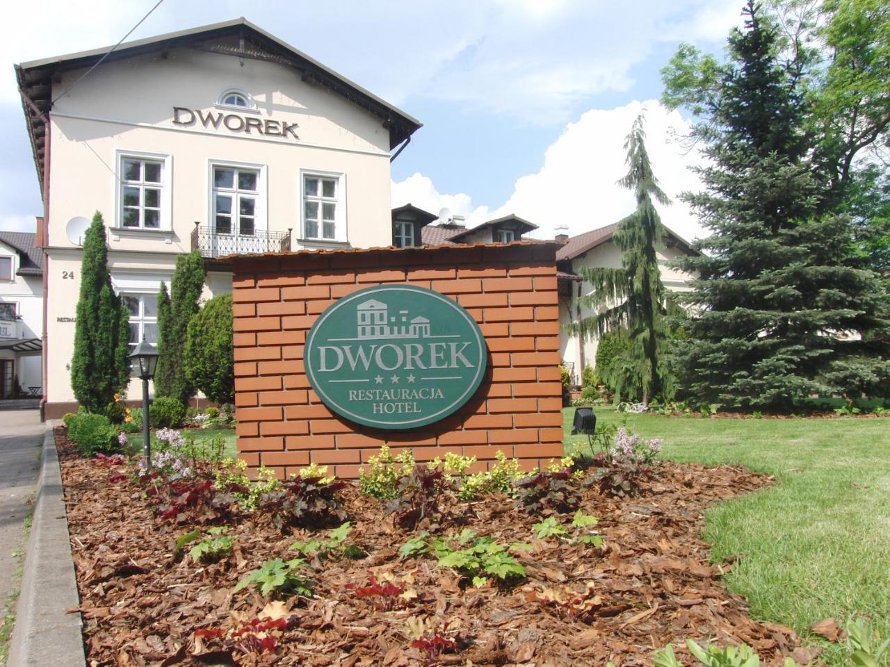 סקירנוויצה Hotel Dworek*** מראה חיצוני תמונה