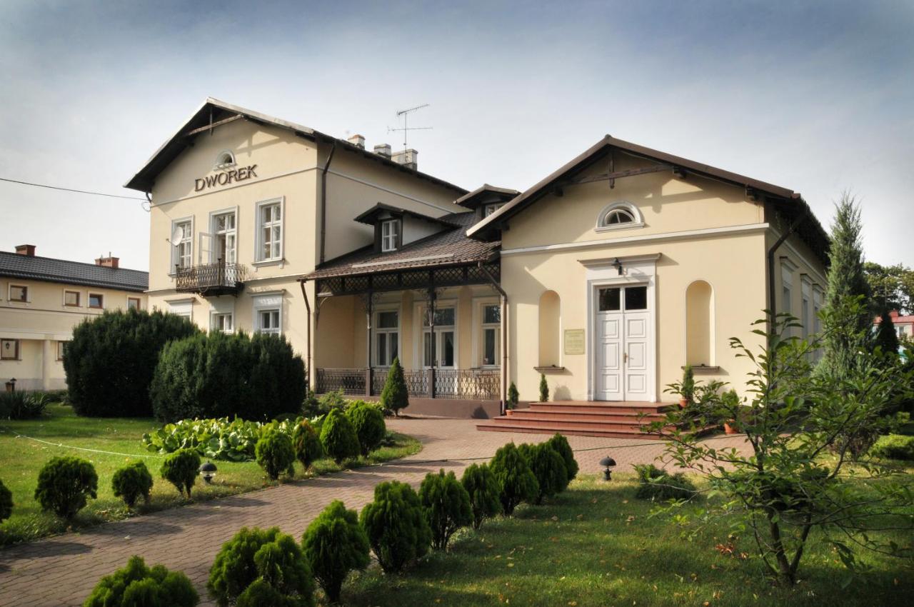 סקירנוויצה Hotel Dworek*** מראה חיצוני תמונה