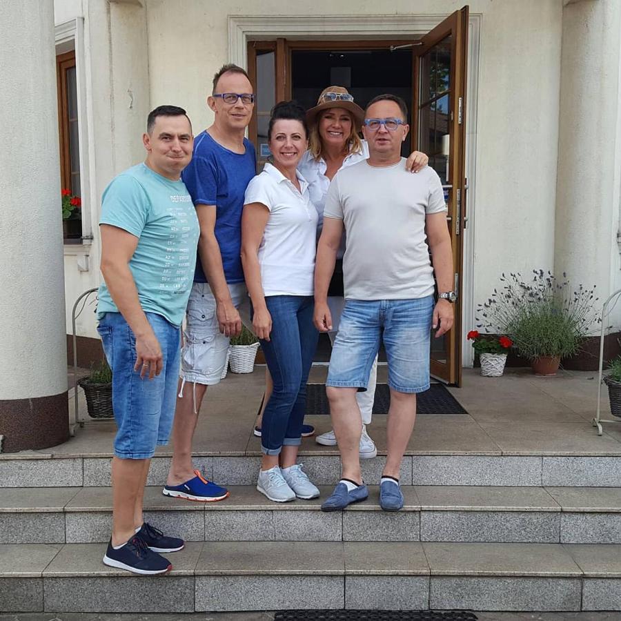 סקירנוויצה Hotel Dworek*** מראה חיצוני תמונה