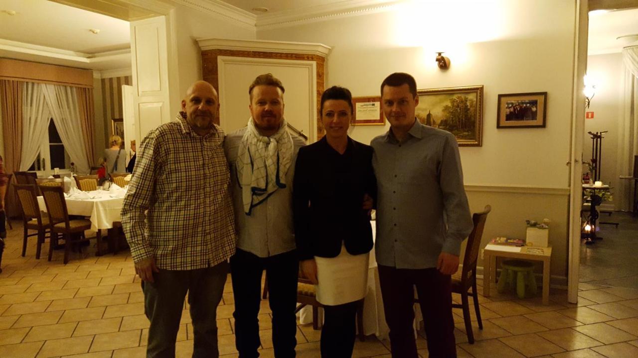 סקירנוויצה Hotel Dworek*** מראה חיצוני תמונה